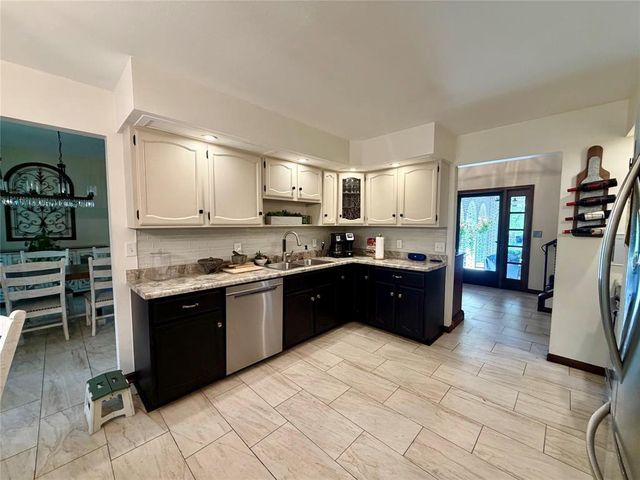 1011 Skyview Drive, Altoona, WI 54720