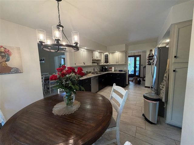 1011 Skyview Drive, Altoona, WI 54720