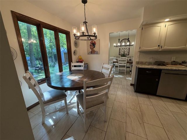 1011 Skyview Drive, Altoona, WI 54720