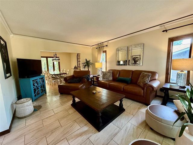 1011 Skyview Drive, Altoona, WI 54720