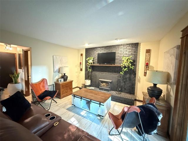 1011 Skyview Drive, Altoona, WI 54720