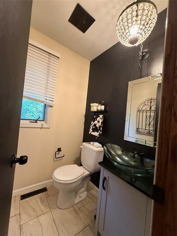 1011 Skyview Drive, Altoona, WI 54720
