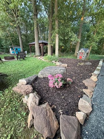 1011 Skyview Drive, Altoona, WI 54720