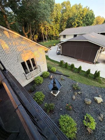 1011 Skyview Drive, Altoona, WI 54720