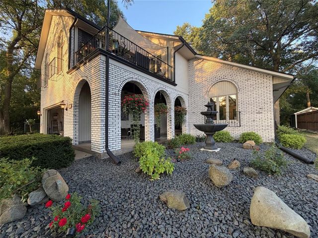 1011 Skyview Drive, Altoona, WI 54720