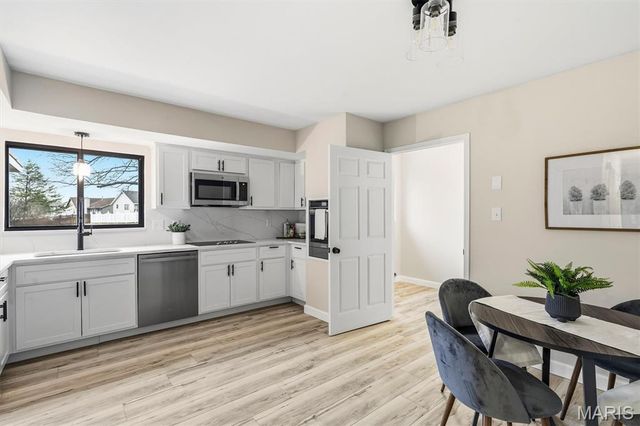 2319 Paradise Peak Circle, Wildwood, MO 63011