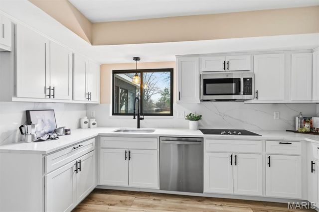 2319 Paradise Peak Circle, Wildwood, MO 63011