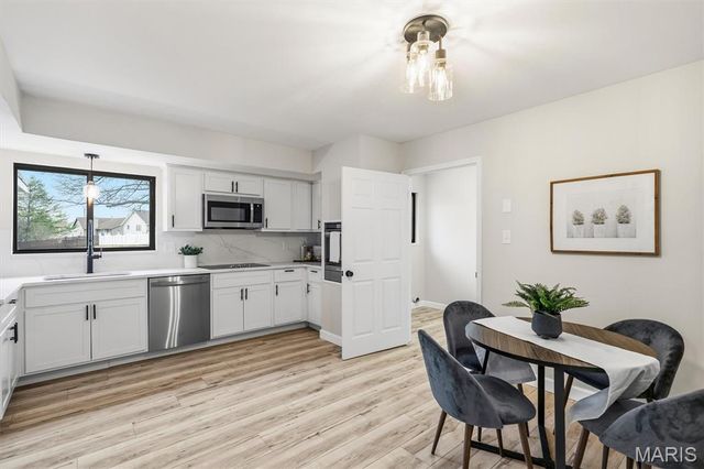 2319 Paradise Peak Circle, Wildwood, MO 63011