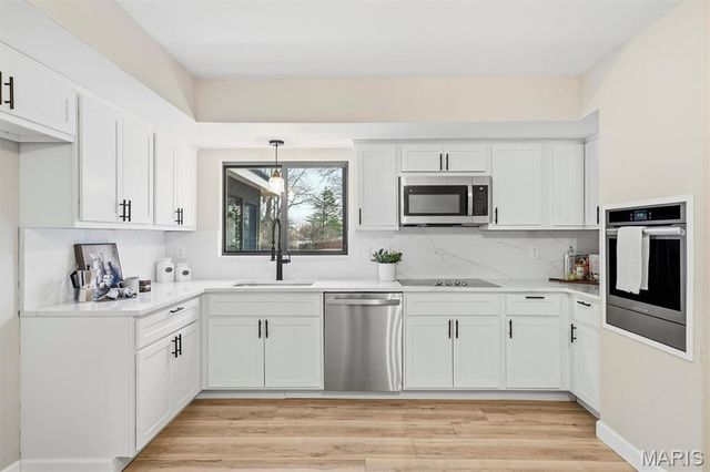 2319 Paradise Peak Circle, Wildwood, MO 63011