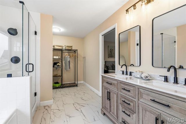 2319 Paradise Peak Circle, Wildwood, MO 63011