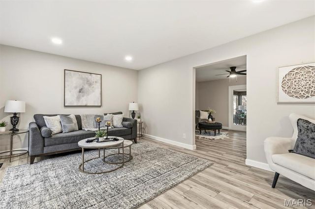 2319 Paradise Peak Circle, Wildwood, MO 63011