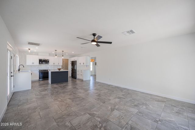 10251 N 53RD Avenue, Glendale, AZ 85302
