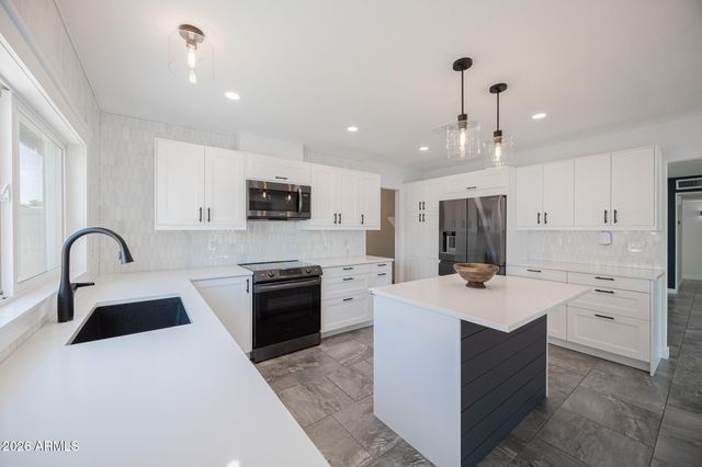 10251 N 53RD Avenue, Glendale, AZ 85302