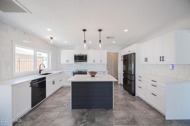 10251 N 53RD Avenue, Glendale, AZ 85302