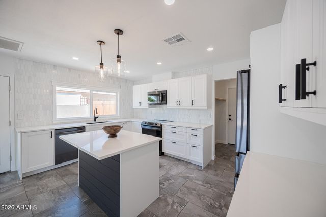 10251 N 53RD Avenue, Glendale, AZ 85302