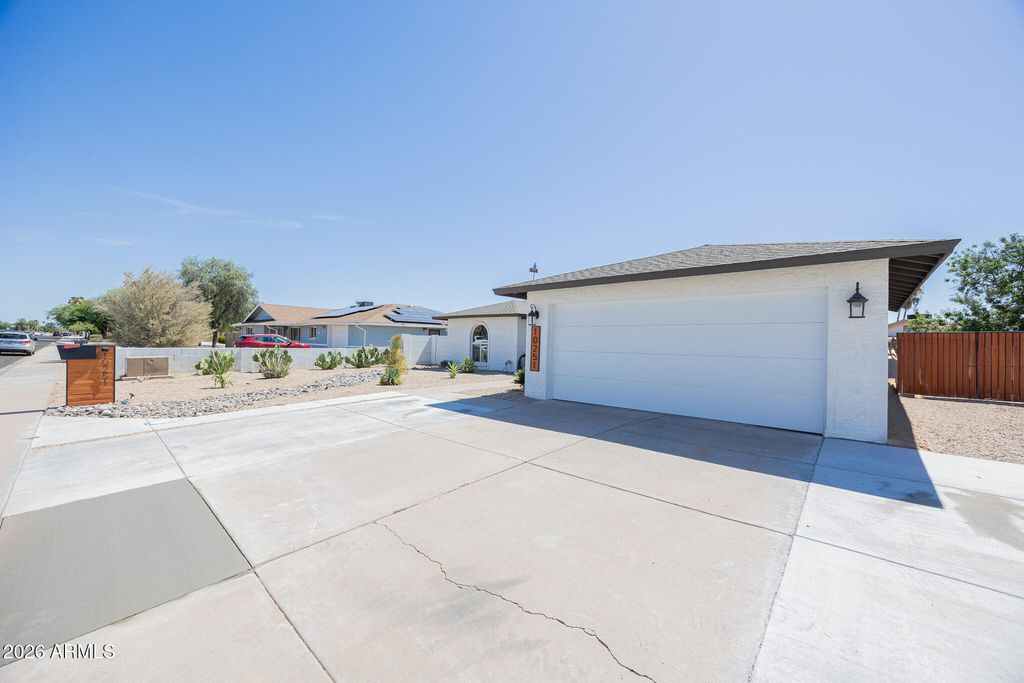 10251 N 53RD Avenue, Glendale, AZ 85302