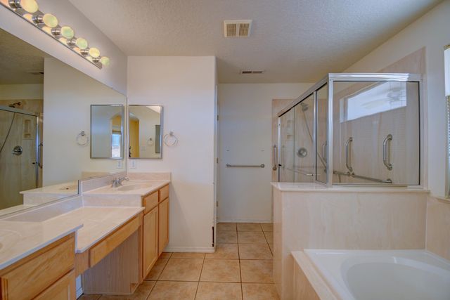 5810 Chaco Loop NE, Rio Rancho, NM 87144