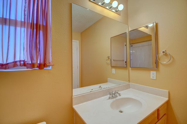 5810 Chaco Loop NE, Rio Rancho, NM 87144