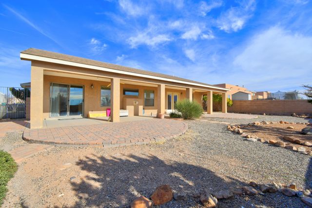 5810 Chaco Loop NE, Rio Rancho, NM 87144