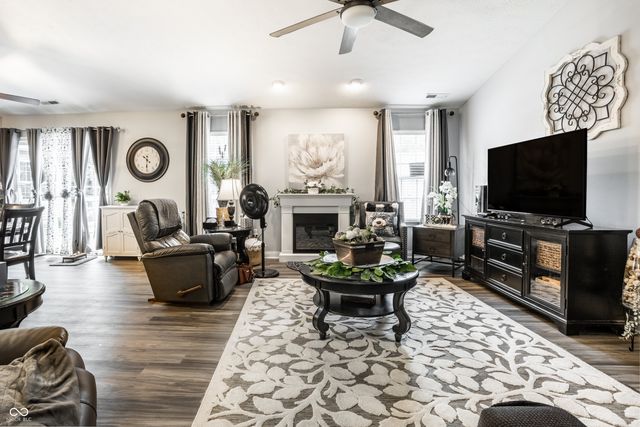 5856 Edelle Drive, Indianapolis, IN 46237