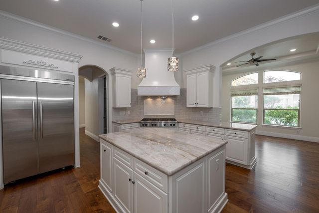 2182 E Hogan Avenue, Fresno, CA 93730