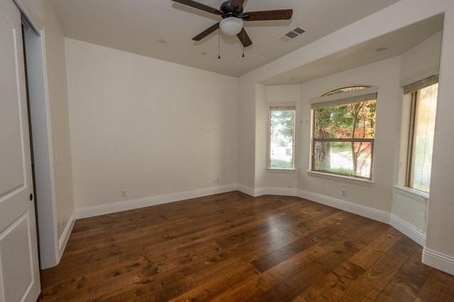 2182 E Hogan Avenue, Fresno, CA 93730