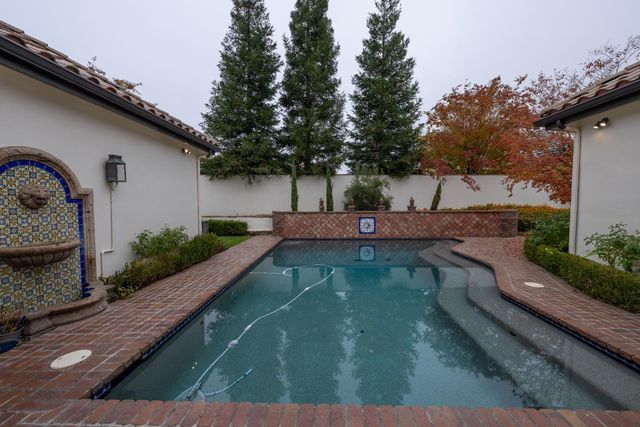 2182 E Hogan Avenue, Fresno, CA 93730