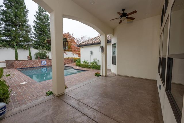 2182 E Hogan Avenue, Fresno, CA 93730