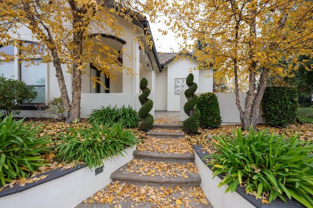 2182 E Hogan Avenue, Fresno, CA 93730