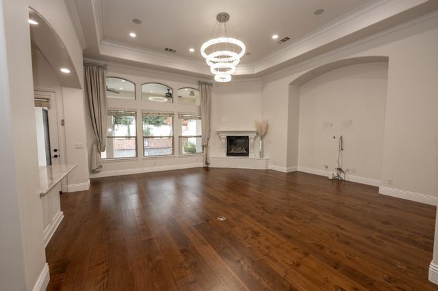 2182 E Hogan Avenue, Fresno, CA 93730