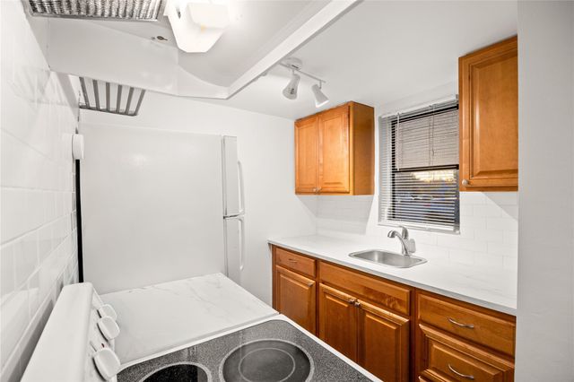 1801 NE 56th Street 5, Fort Lauderdale, FL 33308