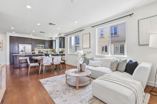 38975 Primula Terrace, Newark, CA 94560
