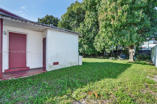 16930 NW 37th Pl, Miami Gardens, FL 33055