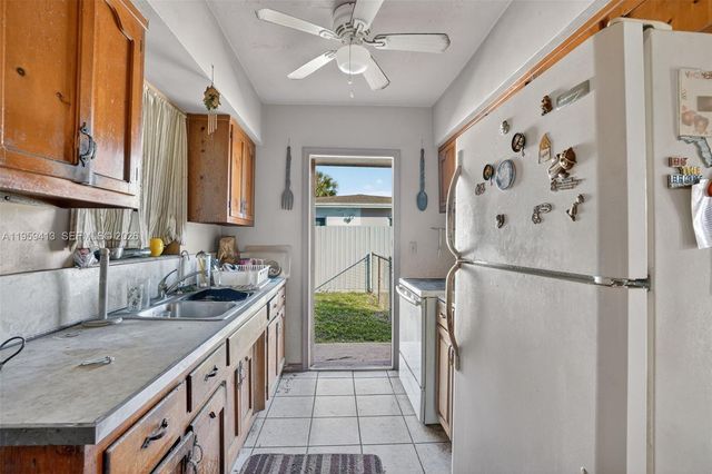 16930 NW 37th Pl, Miami Gardens, FL 33055