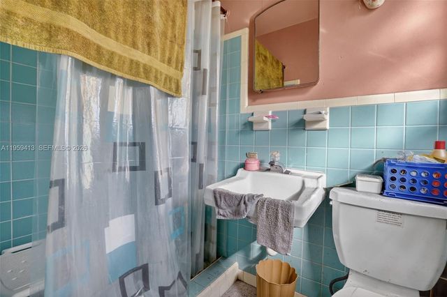 16930 NW 37th Pl, Miami Gardens, FL 33055