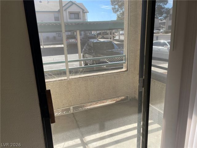 5271 Lindell Road 106, Las Vegas, NV 89118