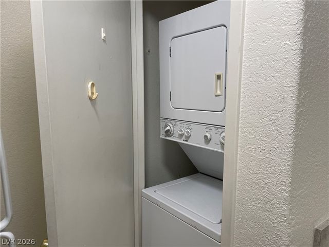 5271 Lindell Road 106, Las Vegas, NV 89118