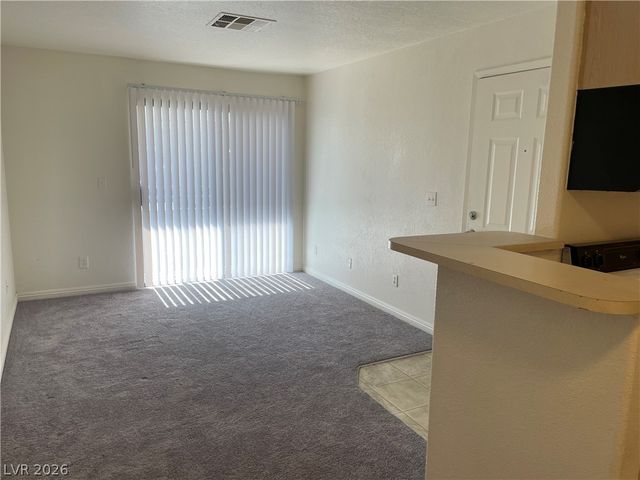 5271 Lindell Road 106, Las Vegas, NV 89118