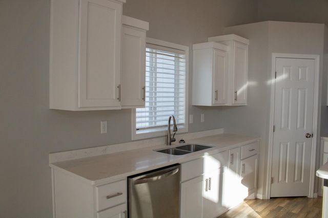 6875 16th Street S, Fargo, ND 58104