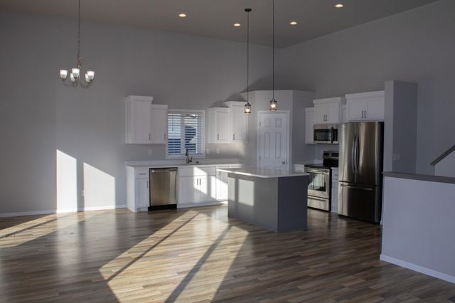 6875 16th Street S, Fargo, ND 58104