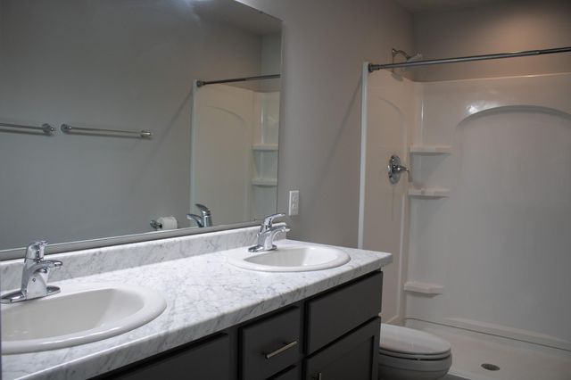 6875 16th Street S, Fargo, ND 58104