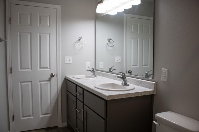 6875 16th Street S, Fargo, ND 58104