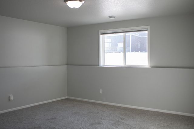 6875 16th Street S, Fargo, ND 58104