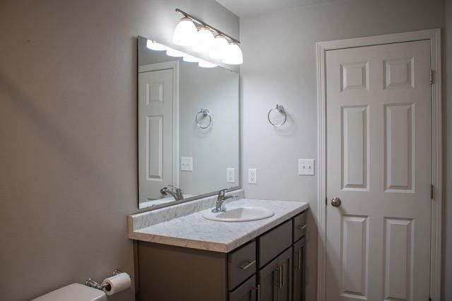 6875 16th Street S, Fargo, ND 58104