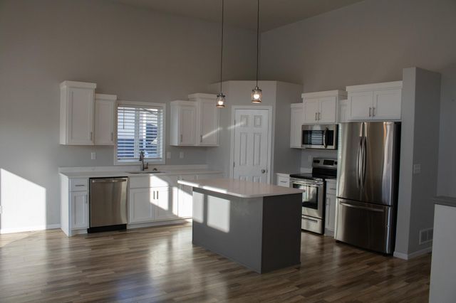 6875 16th Street S, Fargo, ND 58104