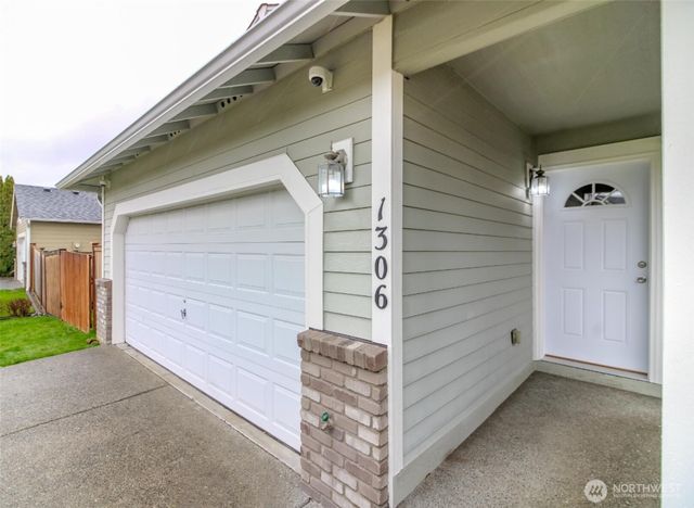 1306 Hansberry Avenue NE, Orting, WA 98360