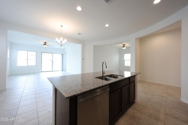 7683 W SMOKETREE Drive, Peoria, AZ 85383
