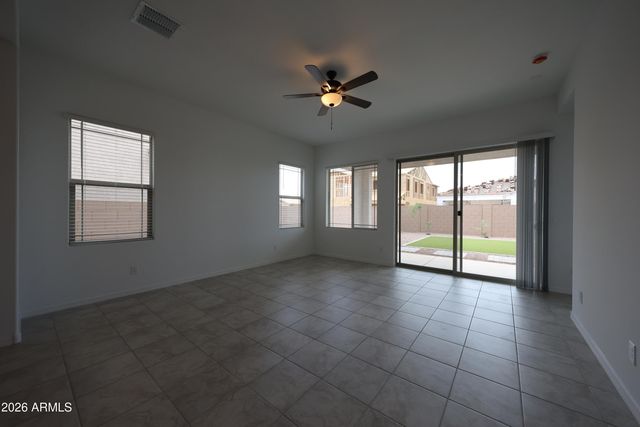 7683 W SMOKETREE Drive, Peoria, AZ 85383