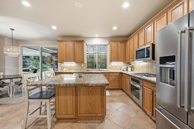703 Morningside Ct, Folsom, CA 95630
