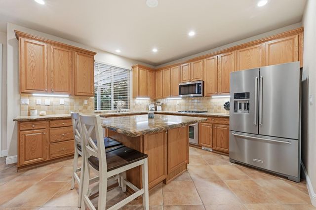 703 Morningside Ct, Folsom, CA 95630